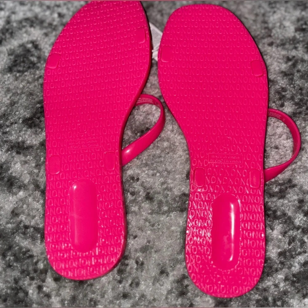 NWT Old Navy Jelly Flip Flop Sandals Bright Pink Size: 10 - Picture 2 of 3